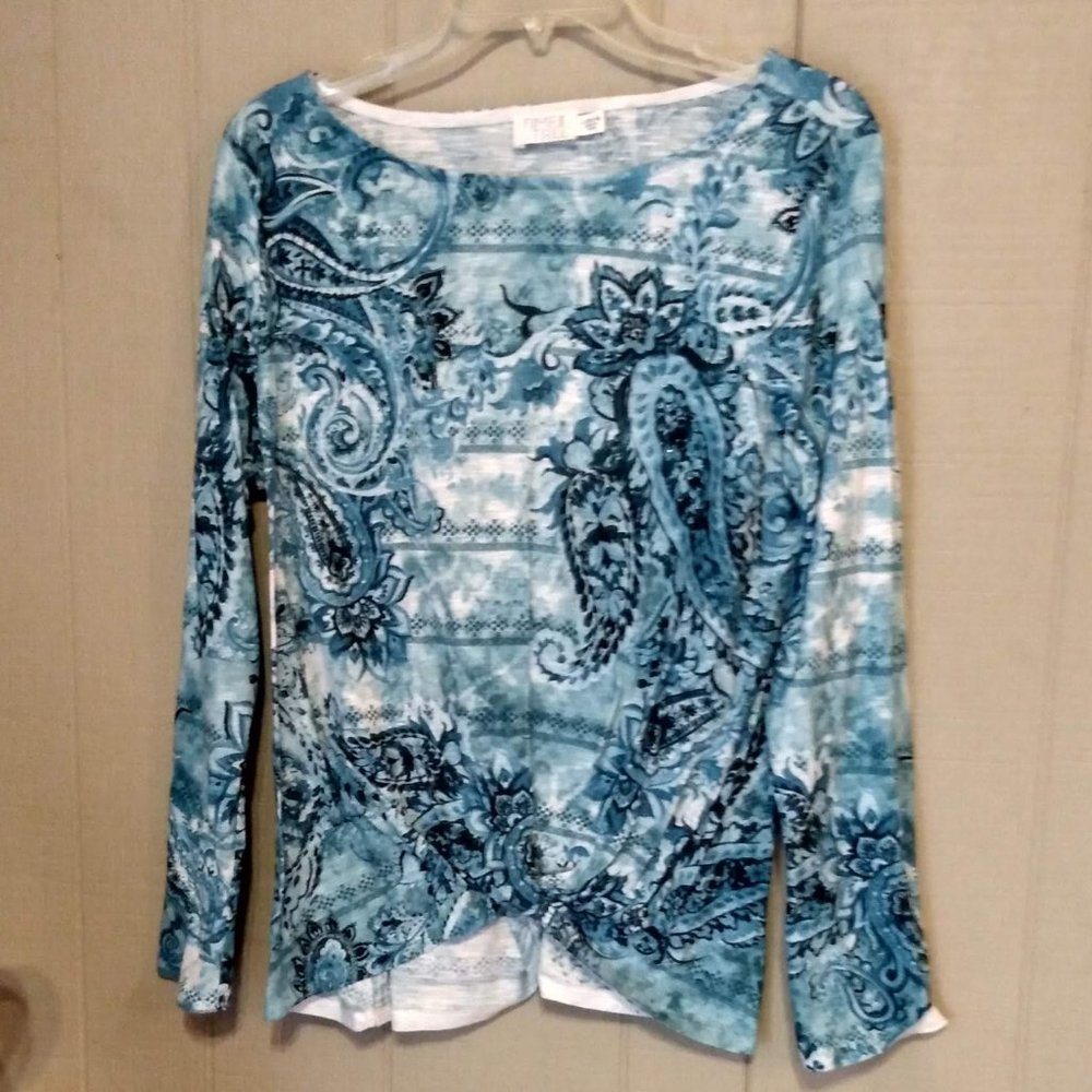 Time & True Top Front Knot Embellished L